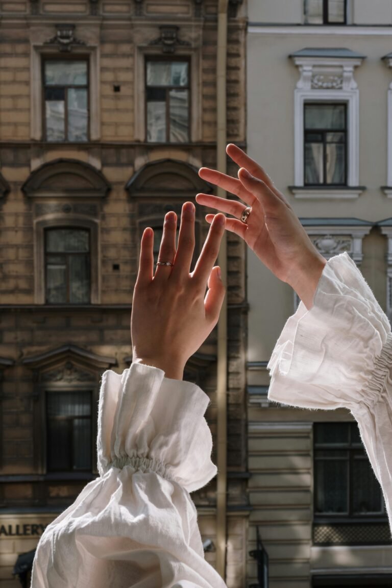 Seasonal Accessories That Elevate Any Outfit